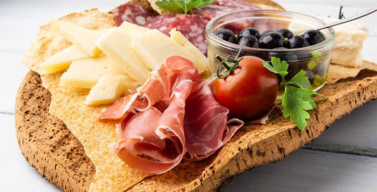 Fiori di prosciutto e pane Carasau